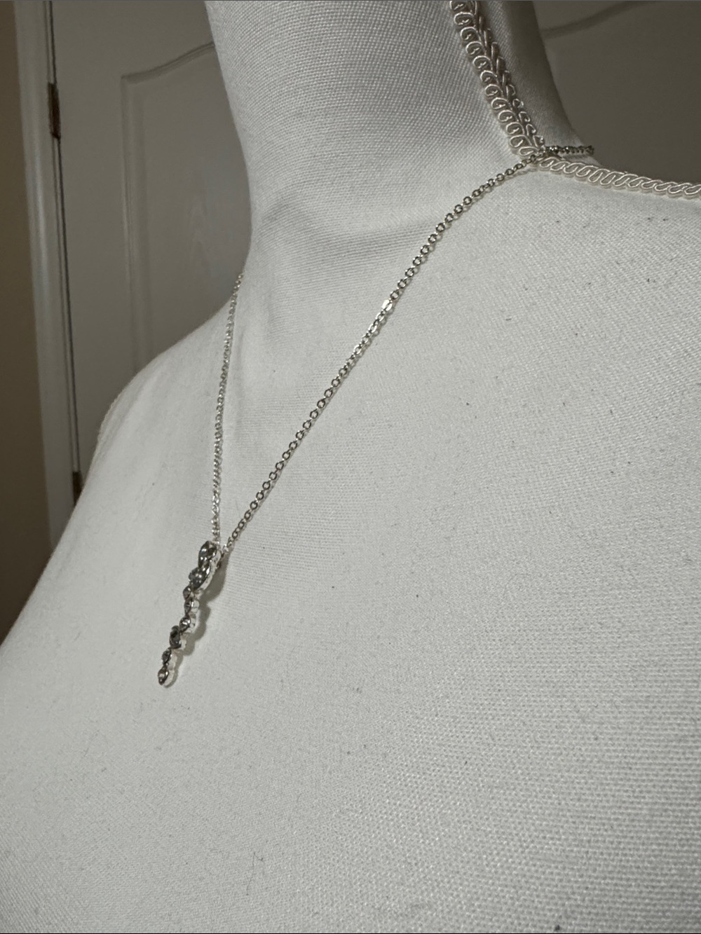 Silver Leaf Drop Pendant Necklace - Women's Jewelry - Picture 4 of 6